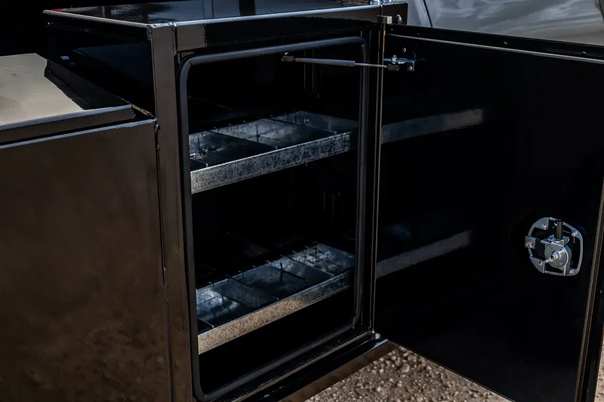 Open Apollo toolbox with included shelving