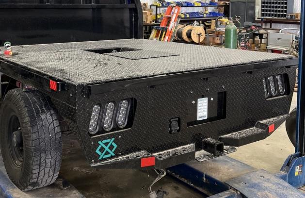 Squared rear profile on a Legend X flatbed without a taper